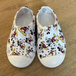 C5 Mickey Mouse natives